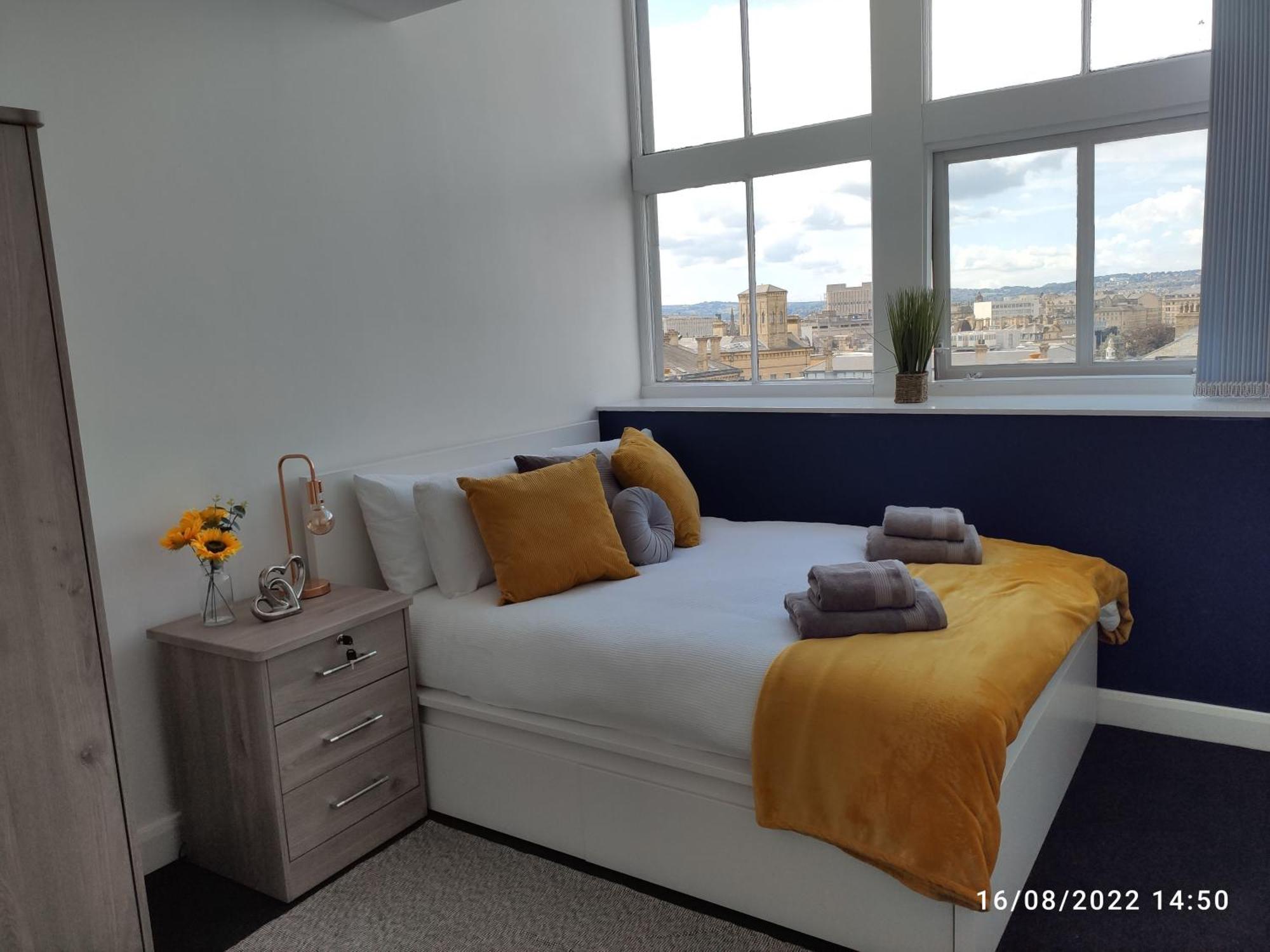 Sky Apartments Bradford  Room photo