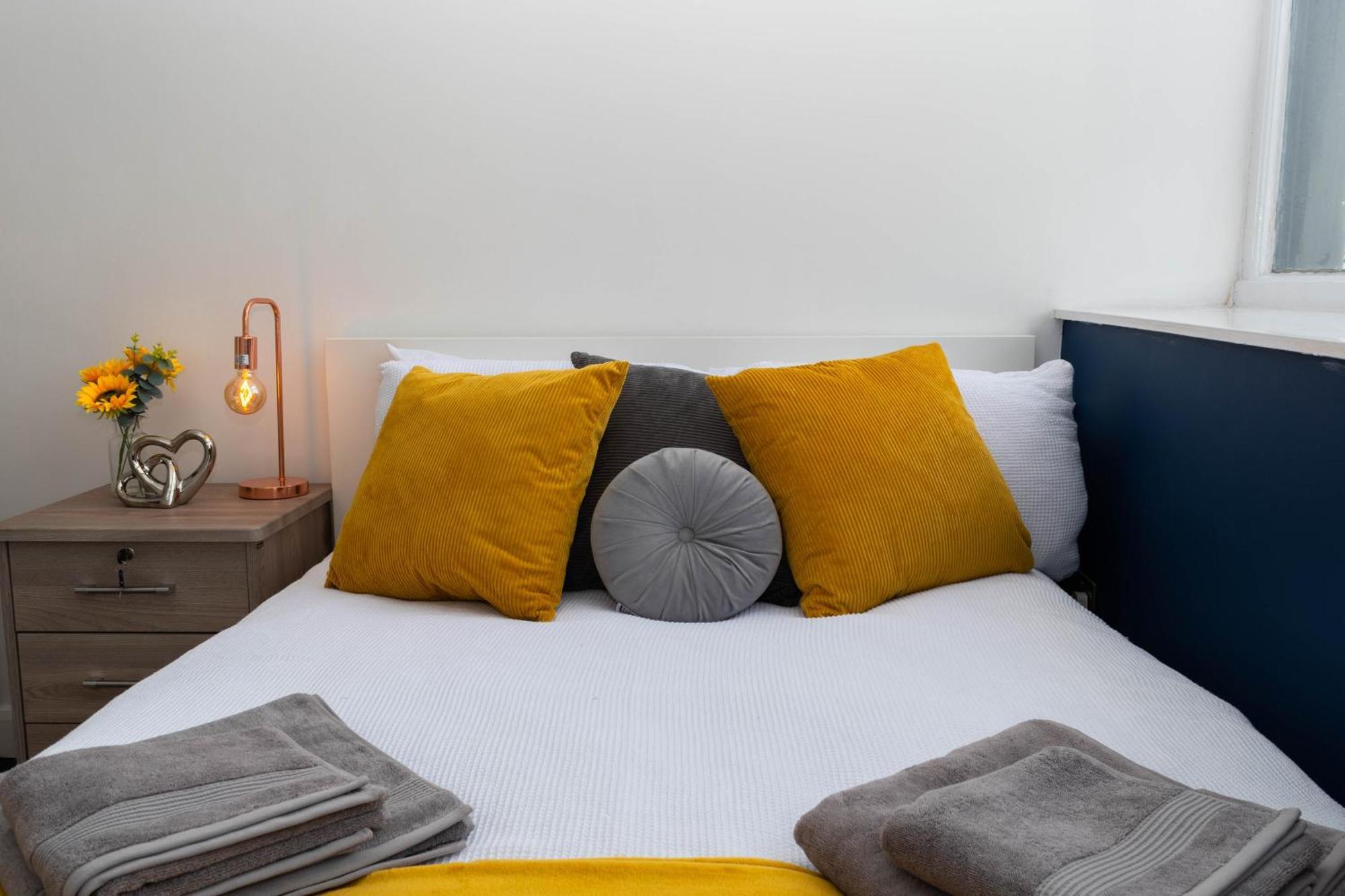 Sky Apartments Bradford  Room photo